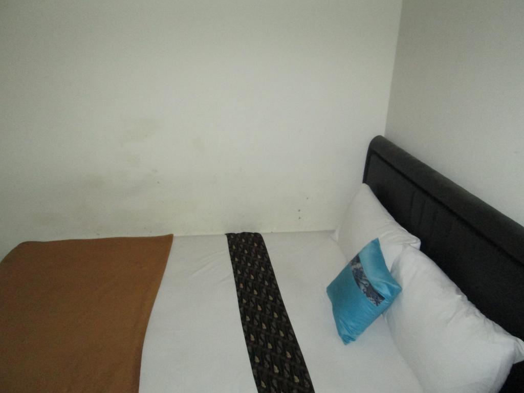 Venice Guest House Бандунг Номер фото